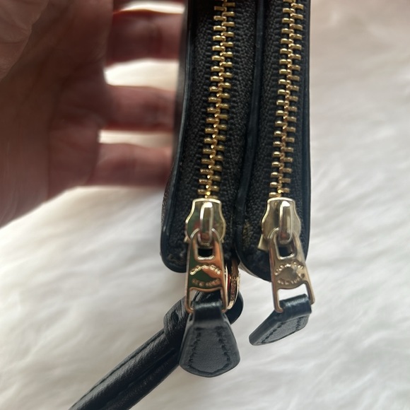 EUC,Coach two tone leather double zip wristlet wallet ivory and signature brown. - Picture 10 of 11